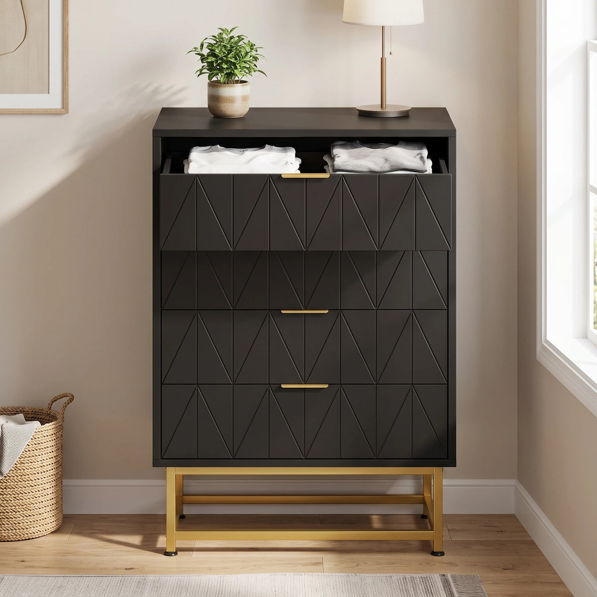 Aube — Commode à quatre tiroirs — vue du modèle 4